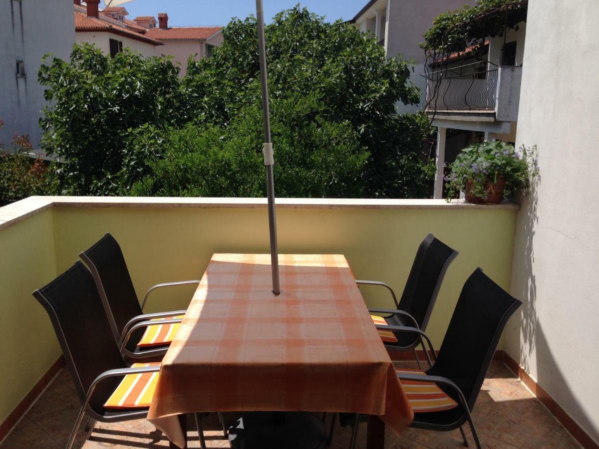 Leo Apartment